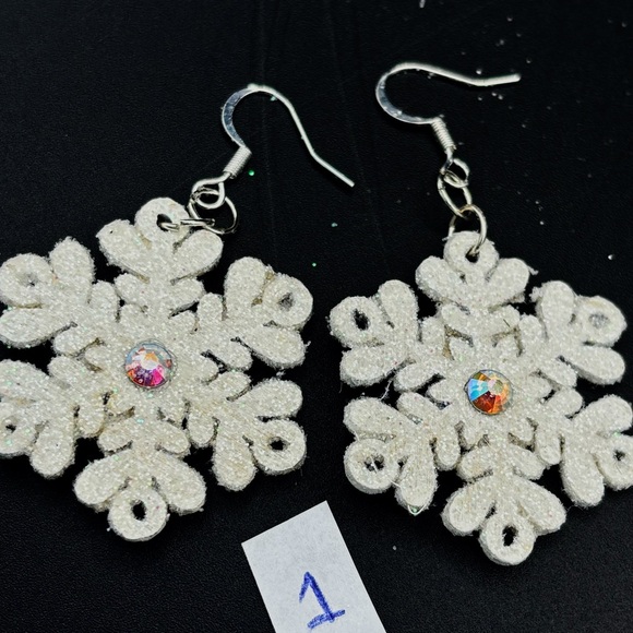 Handmade Hypoallergenic Snowflake Earrings. New Item Made by me. Choice of Style - Picture 4 of 6